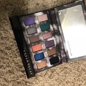 Urban Decay Shadow Box